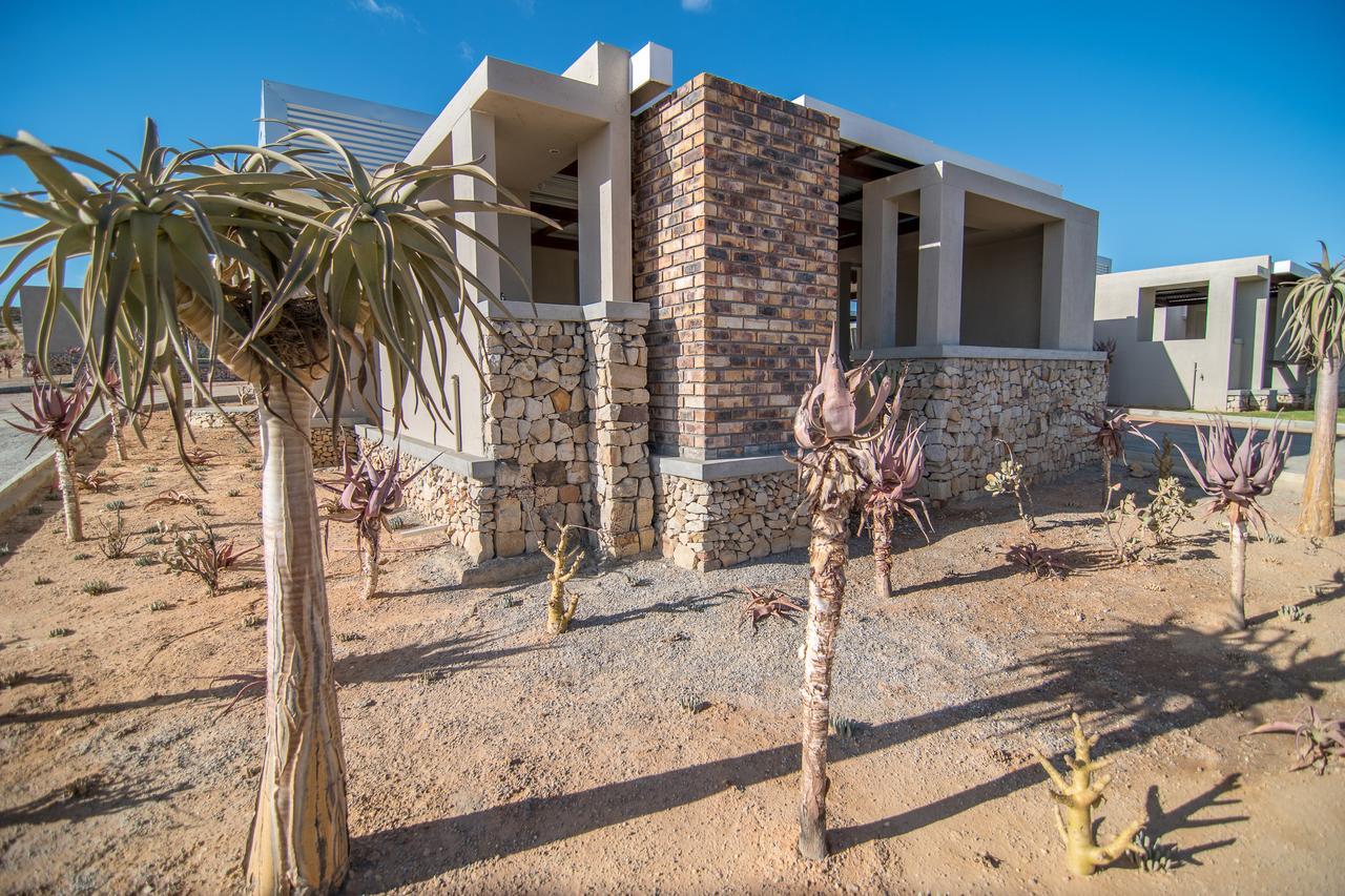 Letsatsi Lodge Vanrhynsdorp Eksteriør billede
