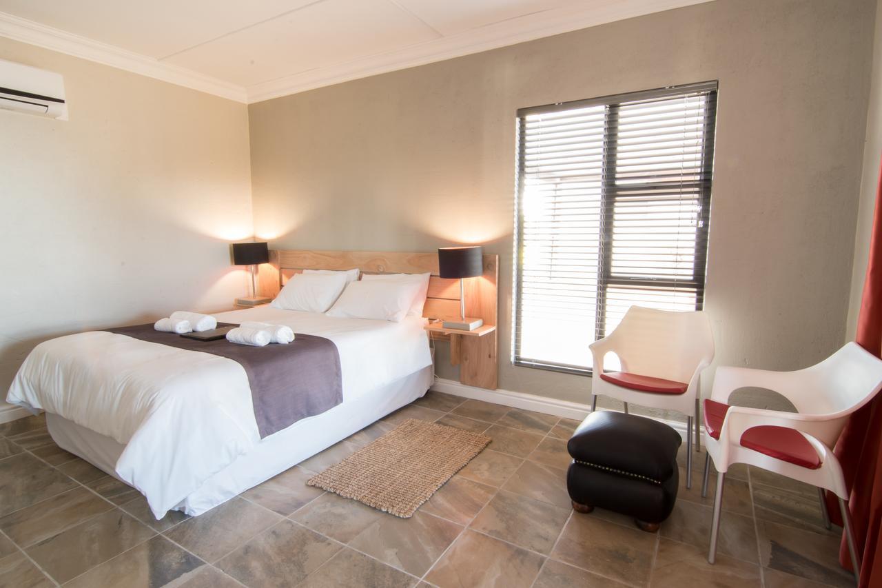 Letsatsi Lodge Vanrhynsdorp Eksteriør billede